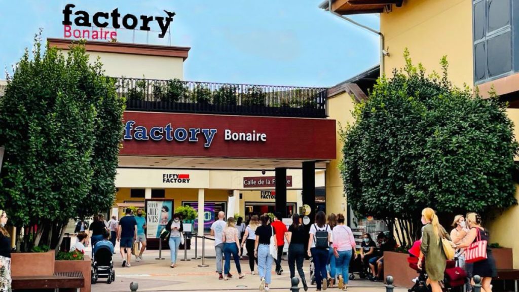 Factory Bonaire se posiciona en moda deportiva en València Pateco